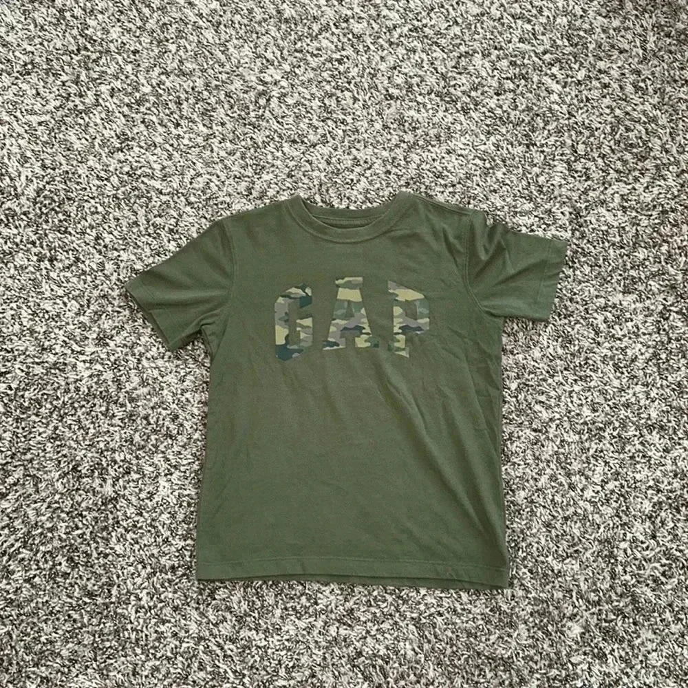 Gap T-shirt for boys